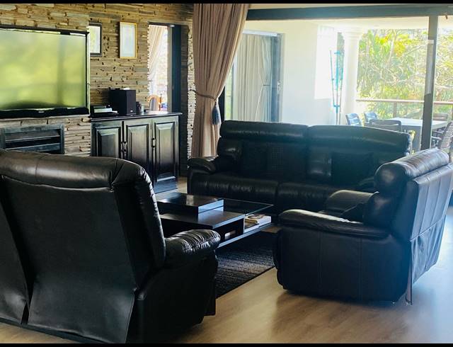 6 BEDROOM HOUSE FOR SALE IN BEVERLEY HILLS